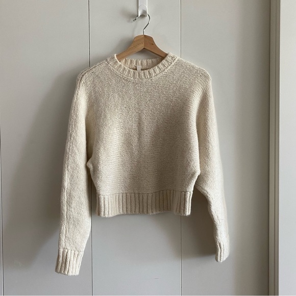 🍂fall drop🍂 Aritzia the group babaton alpaca sweater - Picture 2 of 5